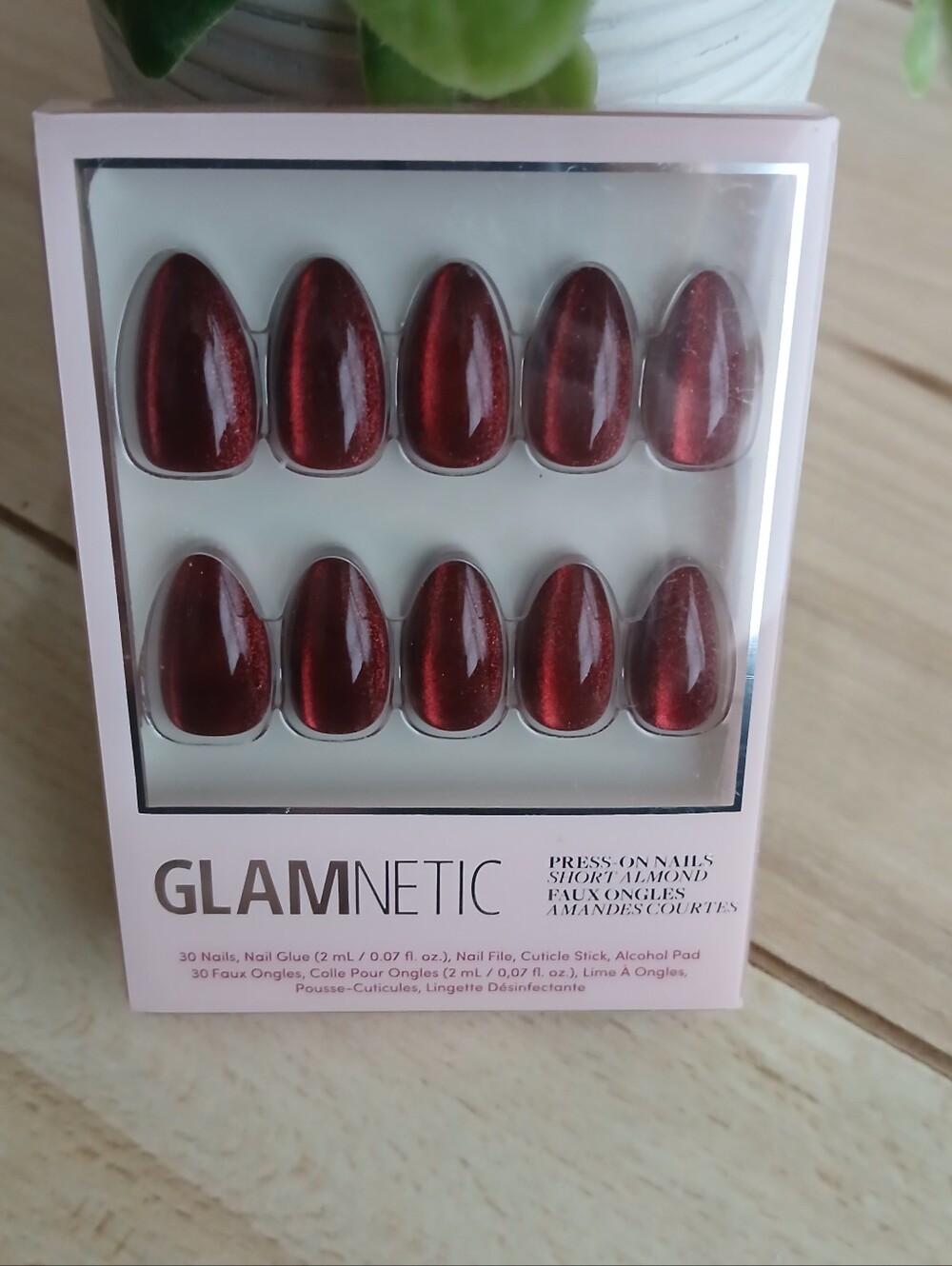 Glamnetic Cat Eye Press On Nails ~ Ruby Slippers ~ Red Short Almond